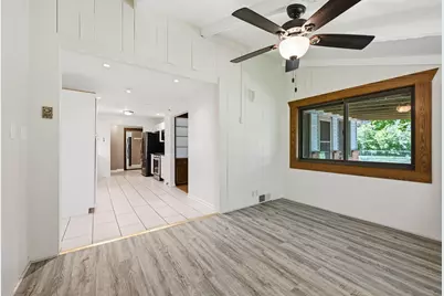 611 W Mequon Rd, Mequon, WI 53092 - Photo 16