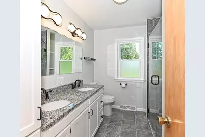 W156N8008  Pilgrim Rd, Menomonee Falls, WI 53051 - Photo 18
