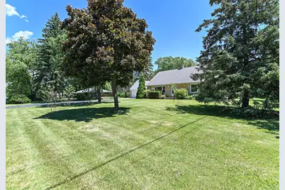 W156N8008  Pilgrim Rd, Menomonee Falls, WI 53051 - Photo 48