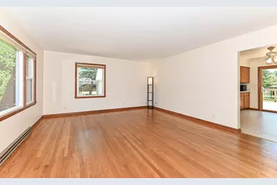 W156N8008  Pilgrim Rd, Menomonee Falls, WI 53051 - Photo 2
