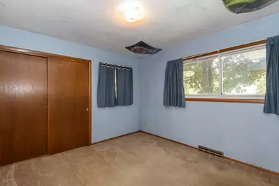8954 N Silver Brook Ln, Brown Deer, WI 53223 - Photo 18