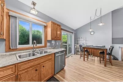 8586 N Meadowside Ct, Brown Deer, WI 53223 - Photo 10