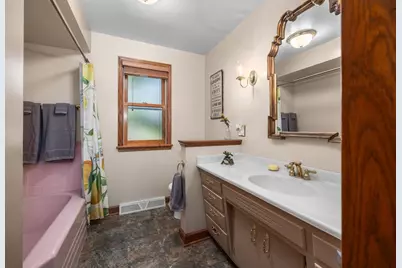 733 N Lapham St, Oconomowoc, WI 53066 - Photo 14