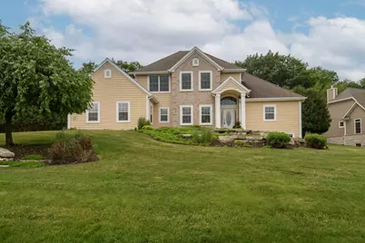 W291N4273  Prairie Wind Cir, Delafield, WI 53072 - Photo 1