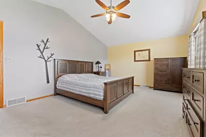N49W14033  Brook Falls Dr, Menomonee Falls, WI 53051 - Photo 12