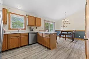 N49W14033 Brook Falls Dr, Menomonee Falls, WI 53051 - Photo 6