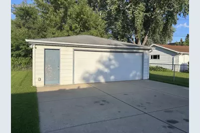6420 N 49th St, Milwaukee, WI 53223 - Photo 28