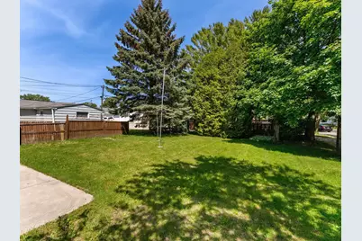 1528  Ashland Ave, Sheboygan, WI 53081 - Photo 6