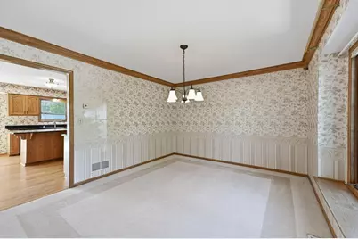 5630 S Timber Ridge Dr, New Berlin, WI 53151 - Photo 4