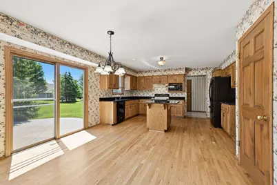 5630 S Timber Ridge Dr, New Berlin, WI 53151 - Photo 12