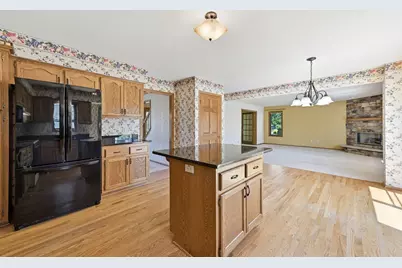 5630 S Timber Ridge Dr, New Berlin, WI 53151 - Photo 8