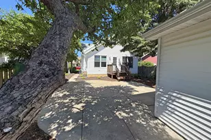 1315 Arthur Ave, Racine, WI 53405 - Photo 10