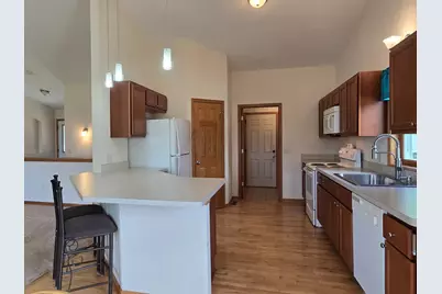 34 S Wyler Dr, Janesville, WI 53536 - Photo 4