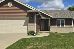 34 S Wyler Dr, Janesville, WI 53536 - Photo 1