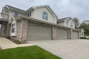 9275 S 51st St, Franklin, WI 53132 - Photo 1
