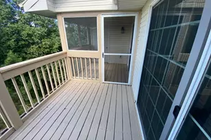 9275 S 51st St, Franklin, WI 53132 - Photo 8