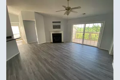 9275 S 51st St, Franklin, WI 53132 - Photo 6