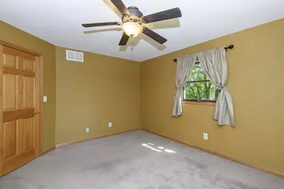 705  Fox Knoll Dr, Racine, WI 53185 - Photo 26