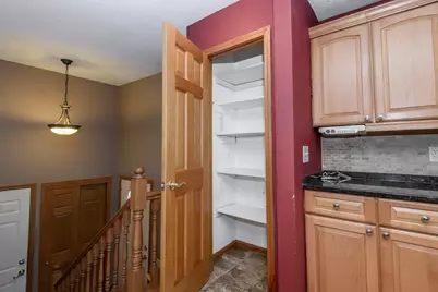 705  Fox Knoll Dr, Racine, WI 53185 - Photo 8