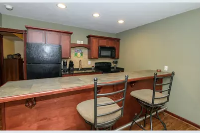 705  Fox Knoll Dr, Racine, WI 53185 - Photo 36