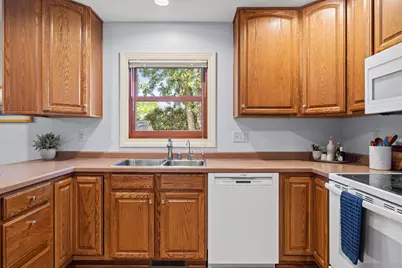 725  Hanson Ct, Onalaska, WI 54650 - Photo 16