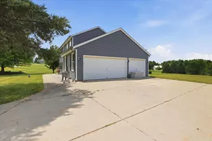 S25W30256 Jenna Ln, Genesee, WI 53188 - Photo 36