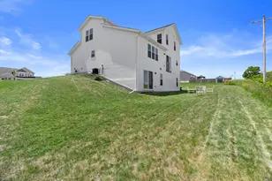 906 Ridge Ct, Watertown, WI 53094 - Photo 34