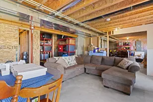 906 Ridge Ct, Watertown, WI 53094 - Photo 28