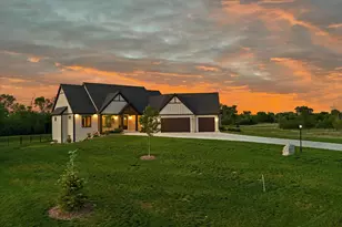 N69W17970 Haven Dr, Menomonee Falls, WI 53051 - Photo 1