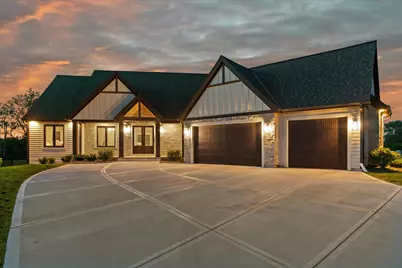 N69W17970  Haven Dr, Menomonee Falls, WI 53051 - Photo 2