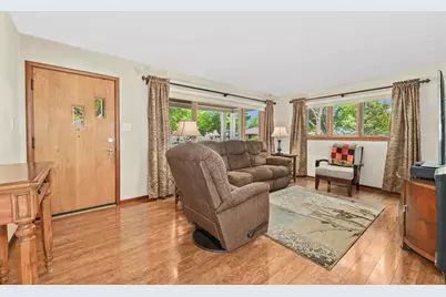 3634 N 97th Pl, Milwaukee, WI 53222 - Photo 6