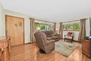 3634 N 97th Pl, Milwaukee, WI 53222 - Photo 6