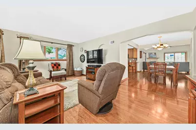 3634 N 97th Pl, Milwaukee, WI 53222 - Photo 4