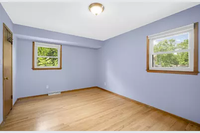 7565 S Lenox Ave, Oak Creek, WI 53154 - Photo 12
