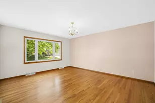 7565 S Lenox Ave, Oak Creek, WI 53154 - Photo 6