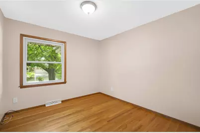 7565 S Lenox Ave, Oak Creek, WI 53154 - Photo 14