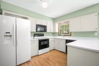 7565 S Lenox Ave, Oak Creek, WI 53154 - Photo 10