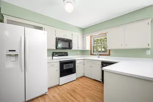 7565 S Lenox Ave, Oak Creek, WI 53154 - Photo 10