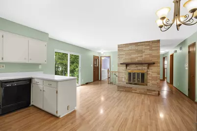 7565 S Lenox Ave, Oak Creek, WI 53154 - Photo 8
