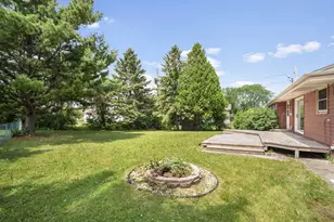 7565 S Lenox Ave, Oak Creek, WI 53154 - Photo 2