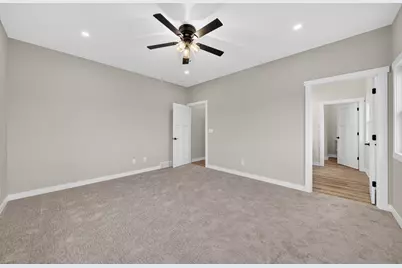 2906  Stonebrook Dr, Sheboygan, WI 53081 - Photo 10