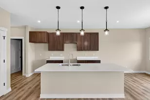 2906 Stonebrook Dr, Sheboygan, WI 53081 - Photo 6