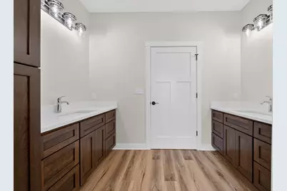 2906  Stonebrook Dr, Sheboygan, WI 53081 - Photo 14