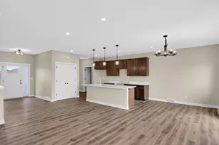 2906 Stonebrook Dr, Sheboygan, WI 53081 - Photo 4