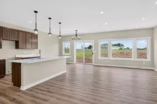 2906 Stonebrook Dr, Sheboygan, WI 53081 - Photo 8