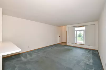 6913 S Rolling Meadows Ct, Oak Creek, WI 53154 - Photo 6