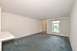 6913 S Rolling Meadows Ct, Oak Creek, WI 53154 - Photo 6