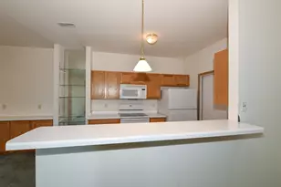 6913 S Rolling Meadows Ct, Oak Creek, WI 53154 - Photo 14