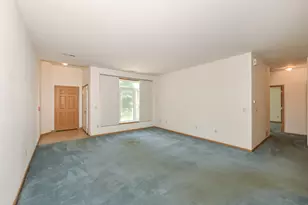 6913 S Rolling Meadows Ct, Oak Creek, WI 53154 - Photo 8