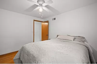 12130 W Chambers St, Wauwatosa, WI 53222 - Photo 24